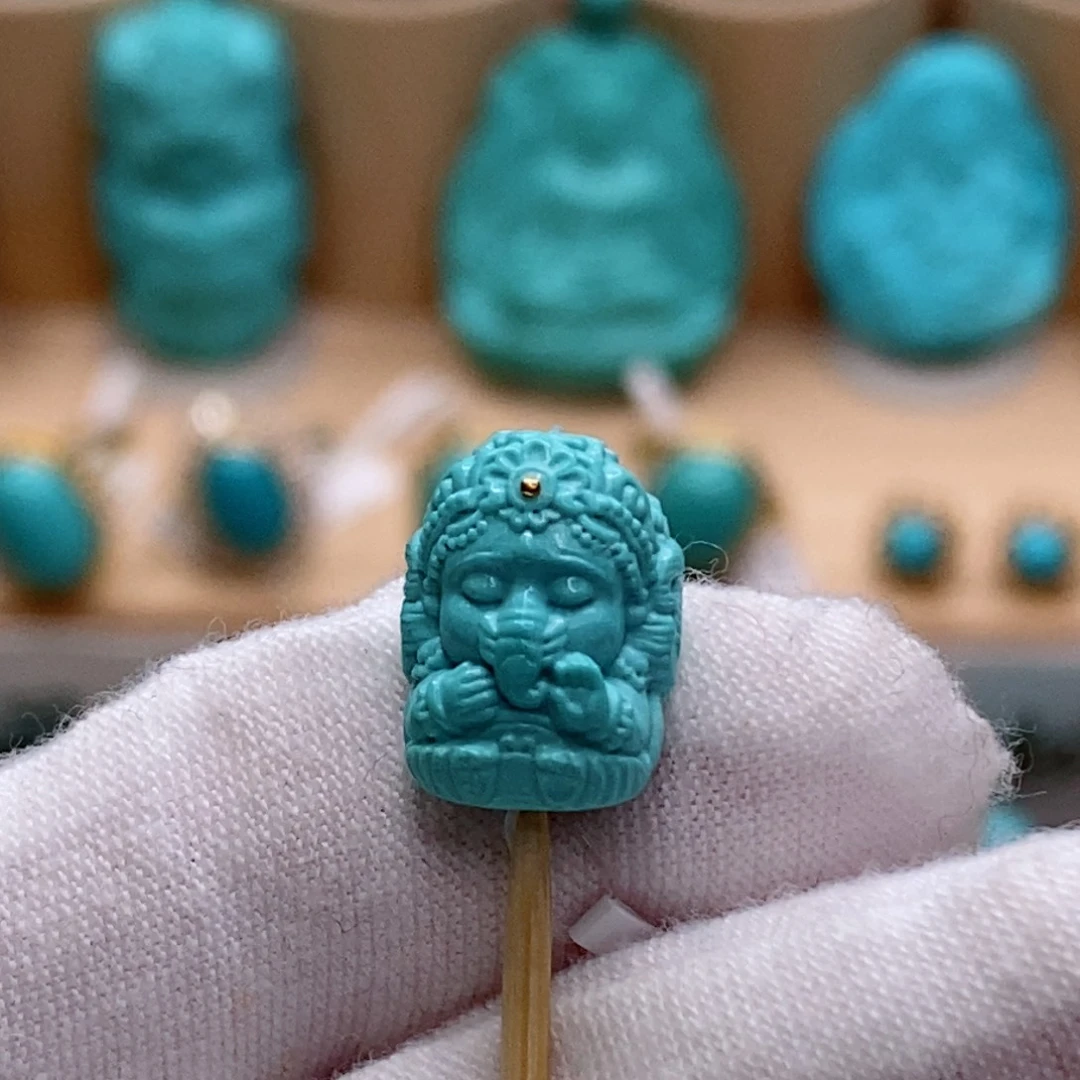 绿松石未镶嵌珠宝奇石