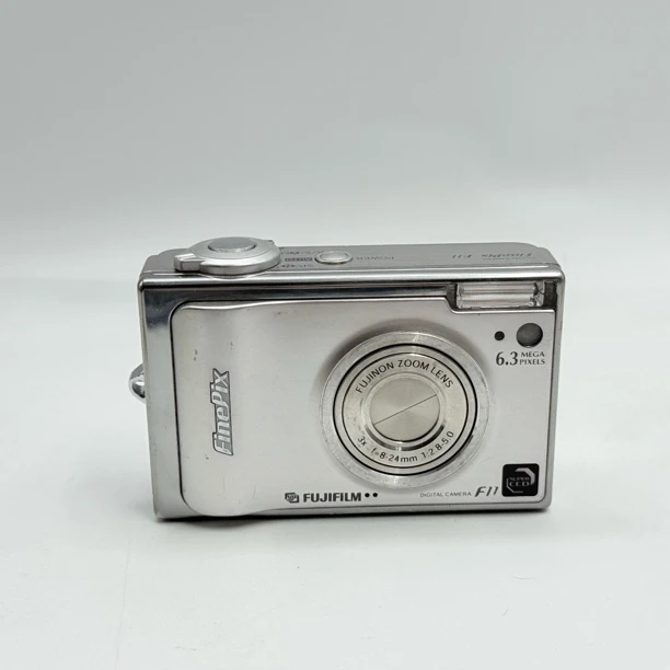 9新 Fujifilm/富士 十二数码 富士F11复古CCD 读卡器自备