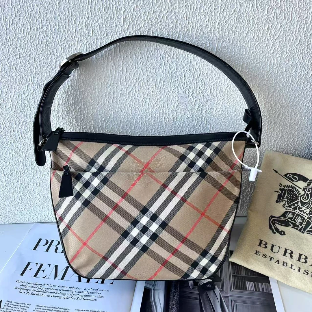 95新 BURBERRY/博柏利 XM经典战马格纹酒壶腋下包/THSD02125252