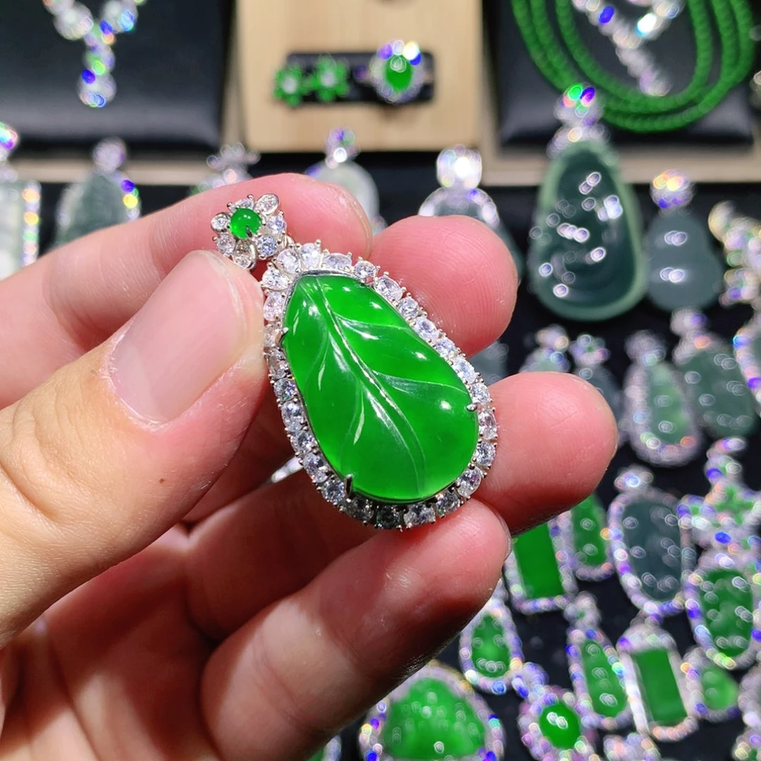 翡翠银S925镶嵌吊坠(赠链)