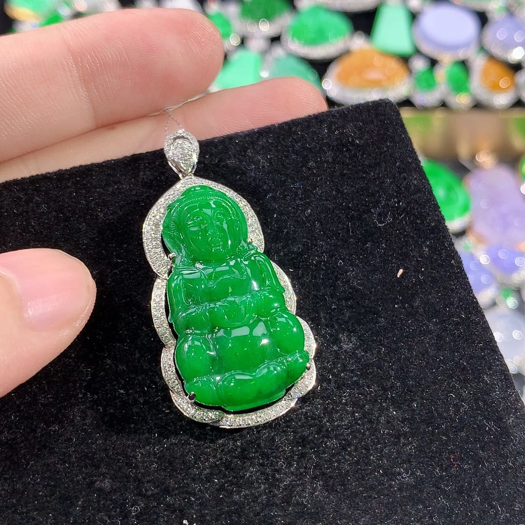 翡翠18K金镶嵌颈饰