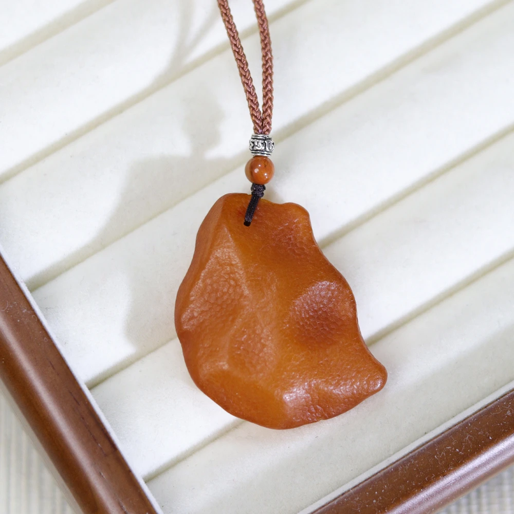 蜜蜡原石挂件·8g+随形·SML070B