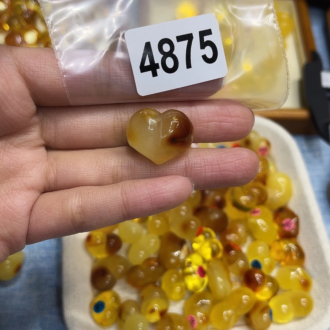 琥珀未镶嵌珠宝奇石