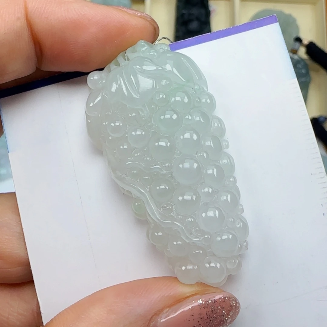 翡翠未镶嵌颈饰齐***强，