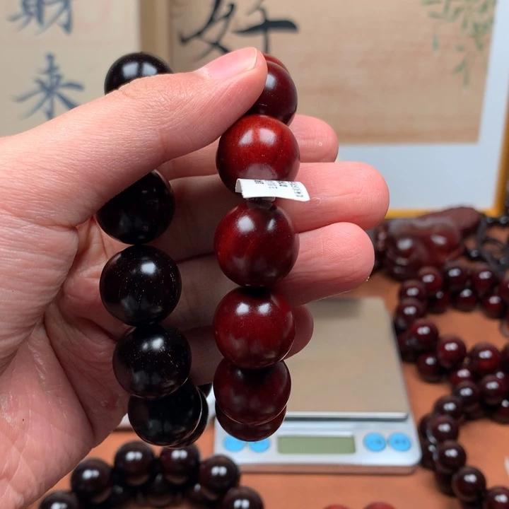 王***鹏檀香紫檀（小叶紫檀）