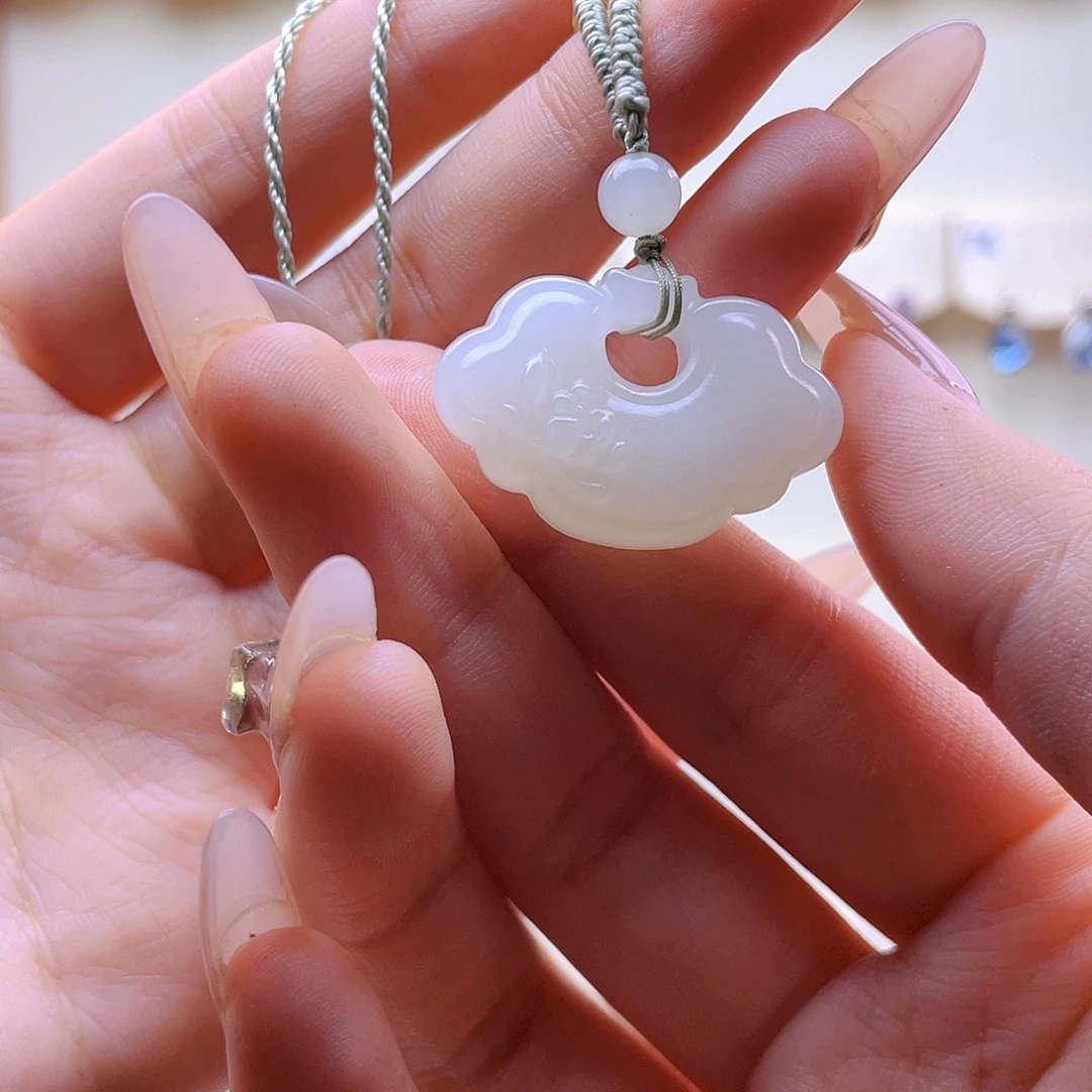 和田玉未镶嵌吊坠(赠链)橘**啾