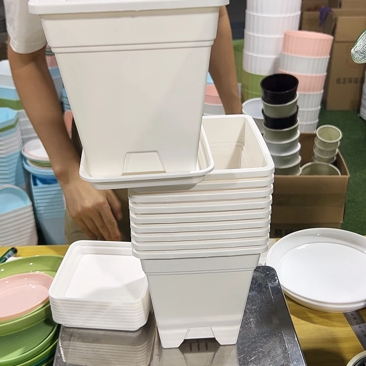 方形口16高18白色带托10个