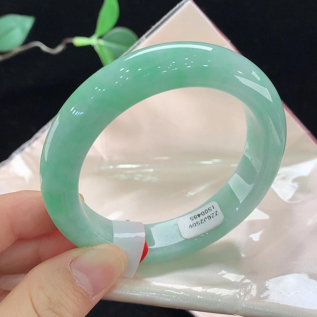 翡翠未镶嵌手镯0485