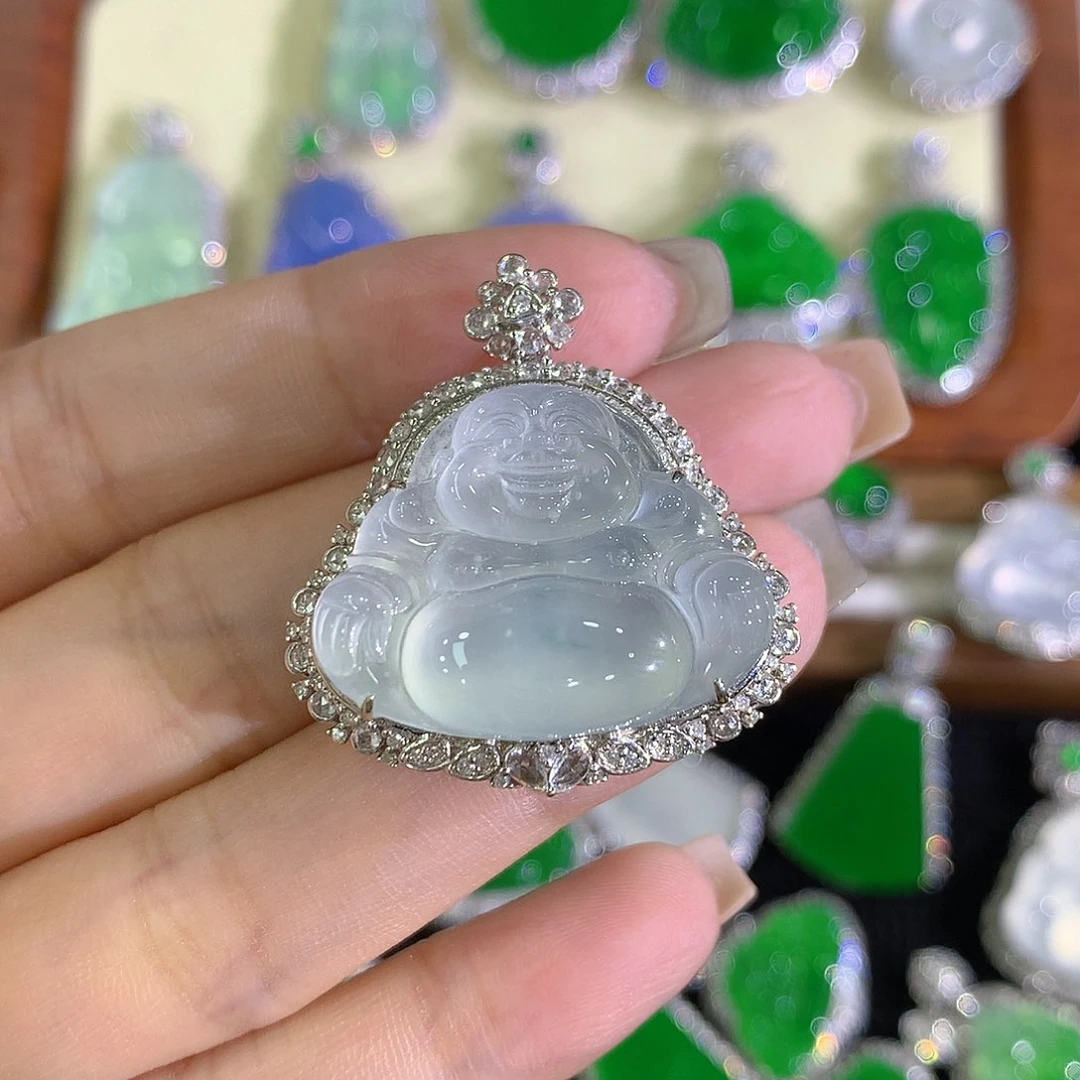 颈饰18K金镶嵌翡翠佛公