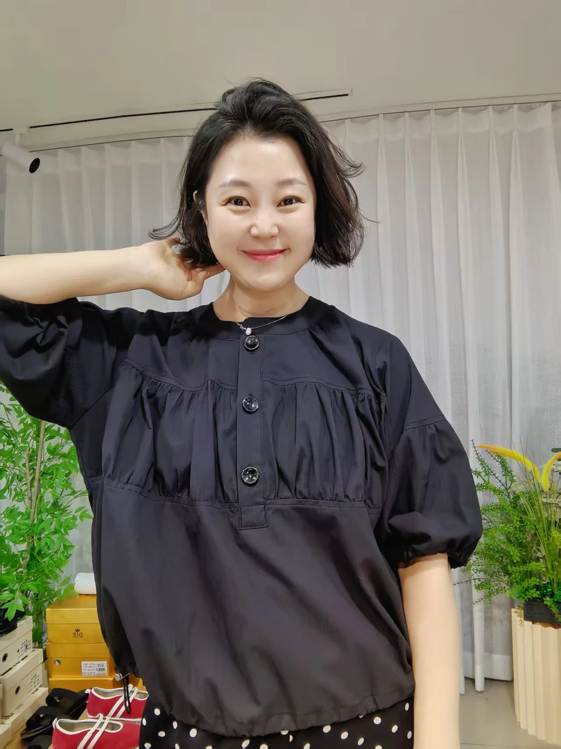 休闲气质款衬衣圆领黑色上衣衬衫(祐祐女装)