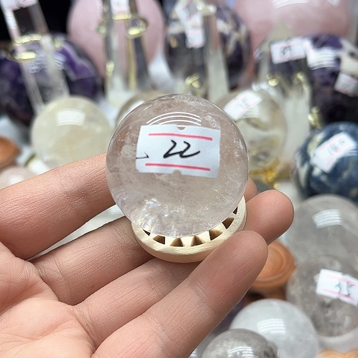 水晶83克白水晶小球未镶嵌