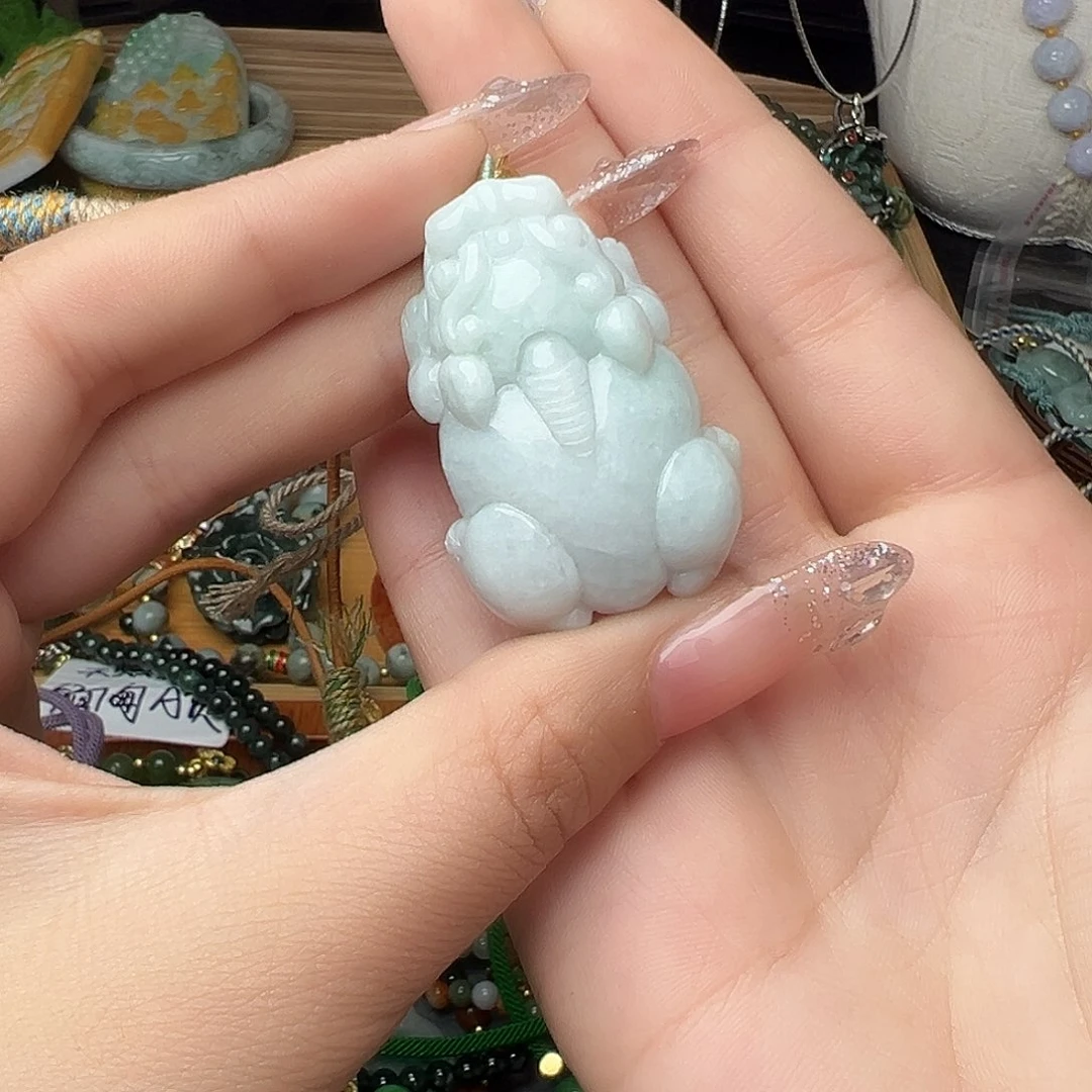 翡翠吊坠(赠链)未镶嵌吊坠