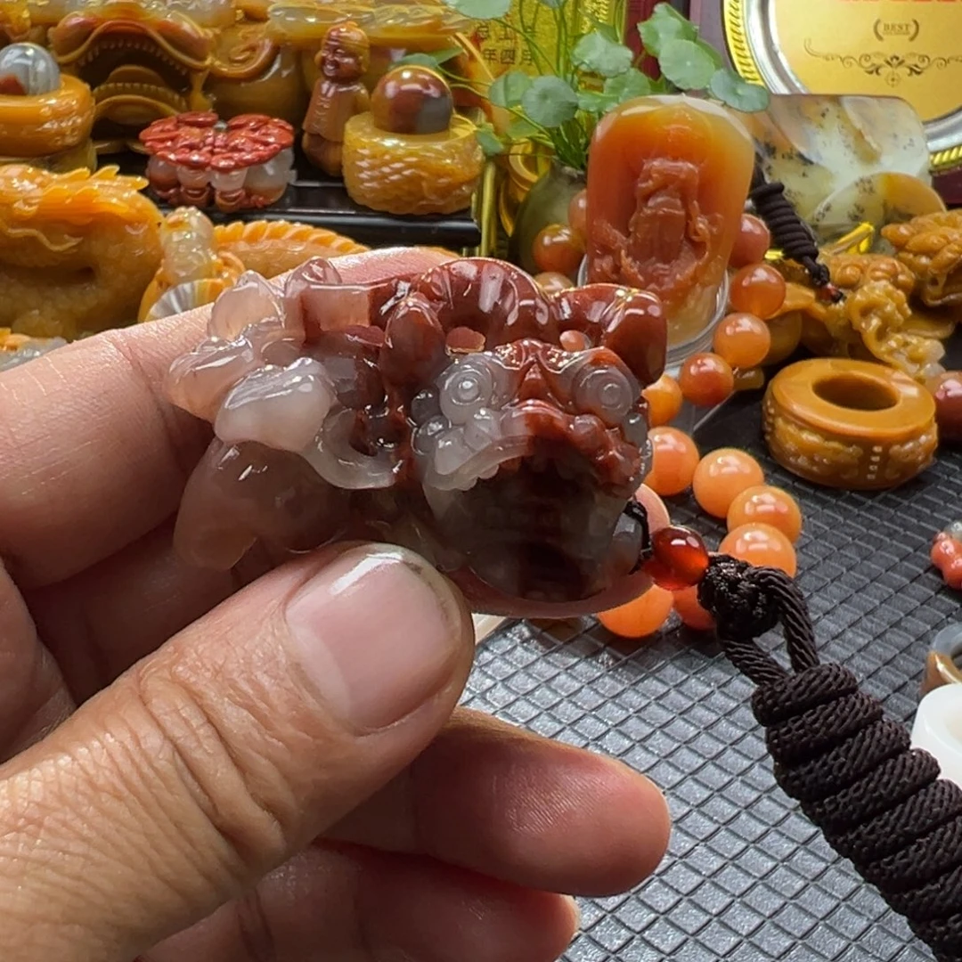 石英质玉未镶嵌颈饰