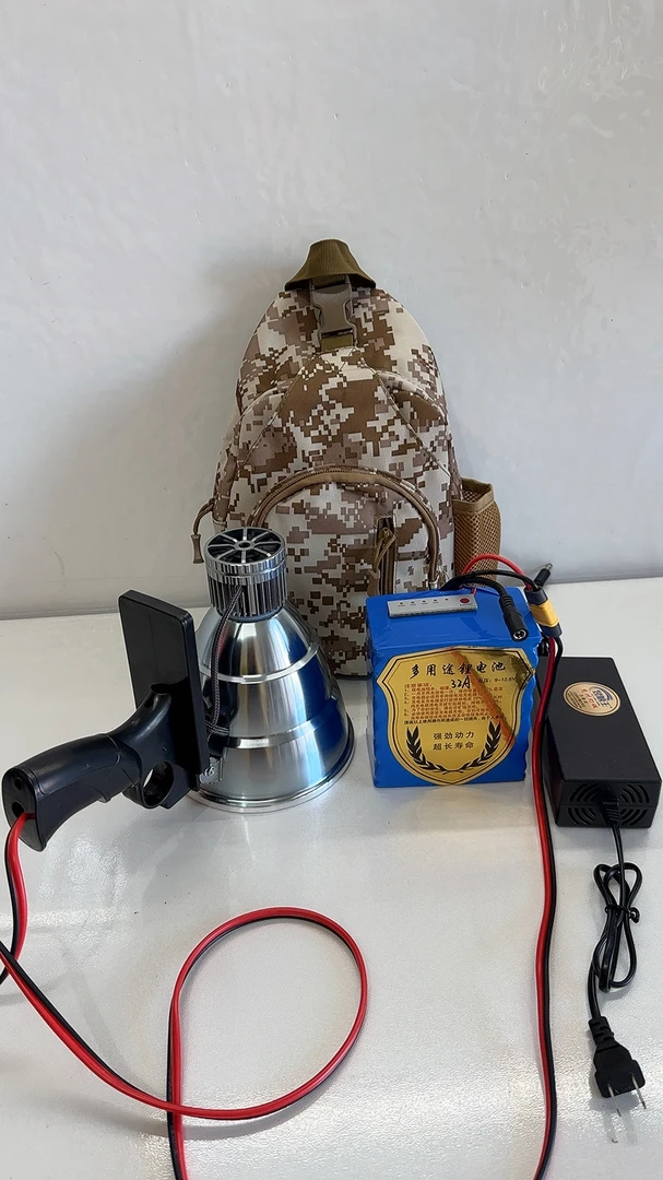 昱狼王150瓦36核大光斑超亮LED灯30安迷你锂电池套装 蛐蛐灯爬叉