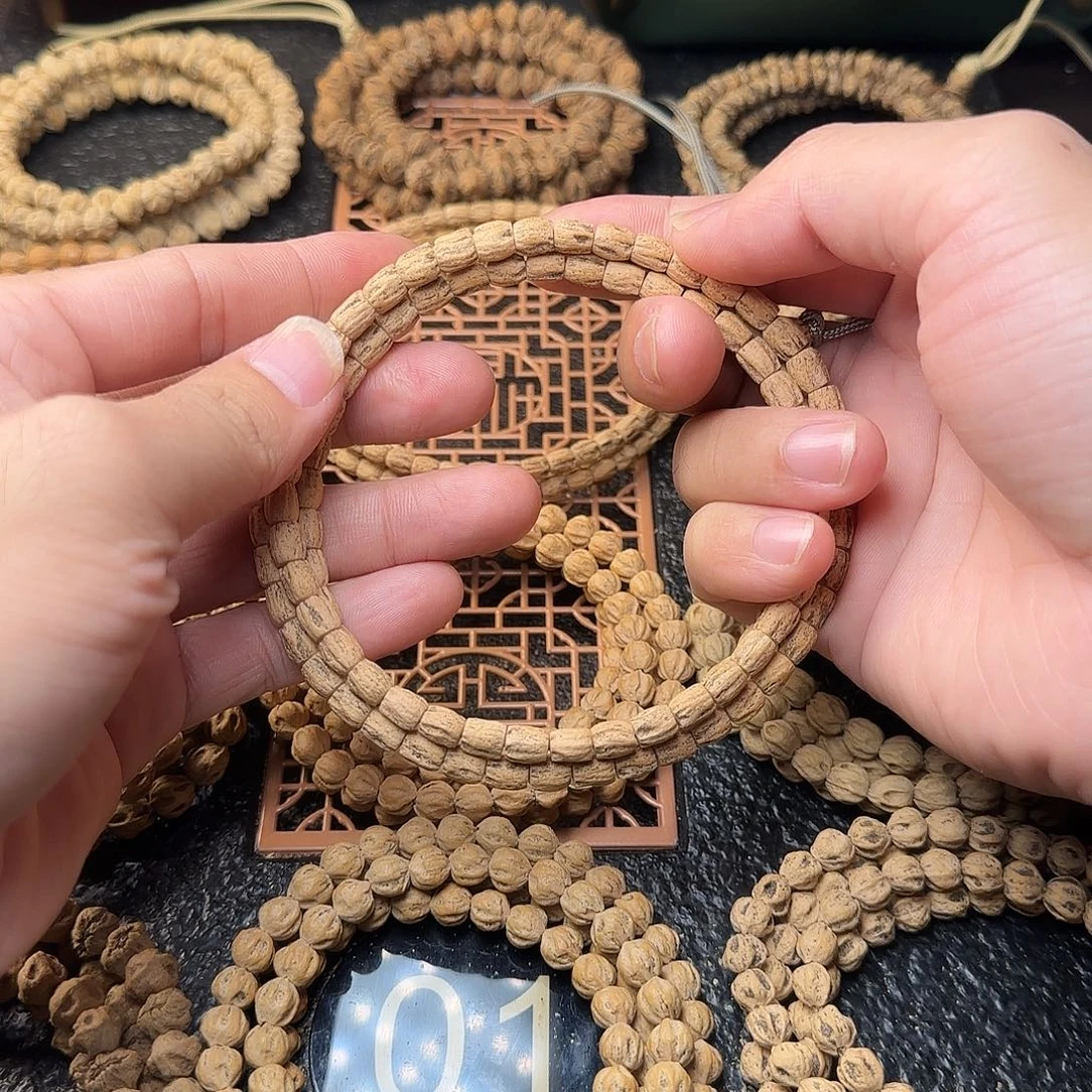 朱***贺柏香籽/百香籽吊坠