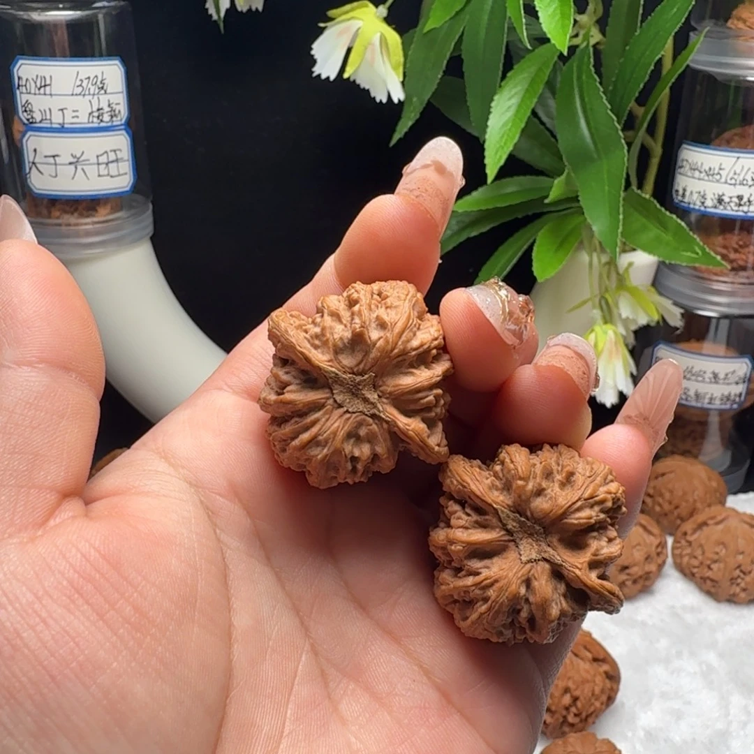 一***，文玩核桃把件全品密纹34手捻精对