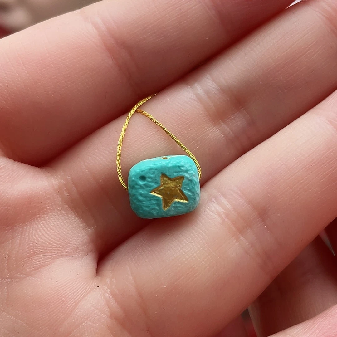 绿松石颈饰未镶嵌