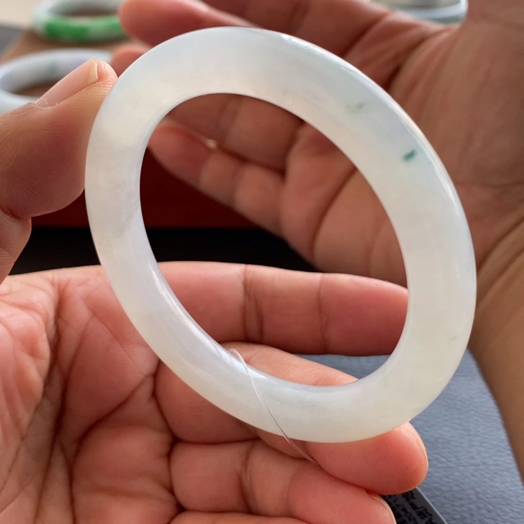 翡翠未镶嵌手镯（圆镯）天然翡翠手镯