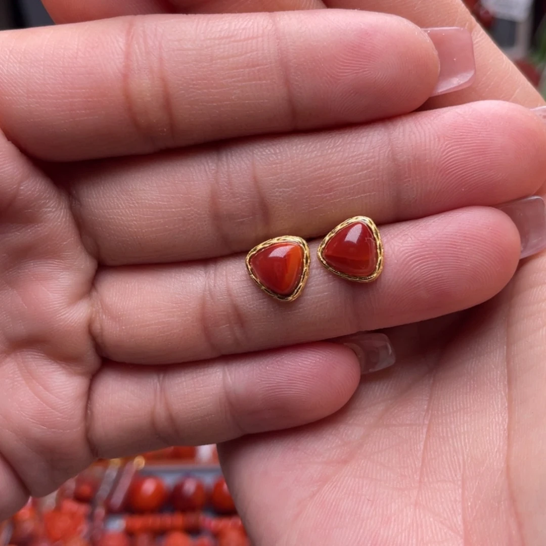 【闪购商品】南红玛瑙耳钉银S925镶嵌未*
