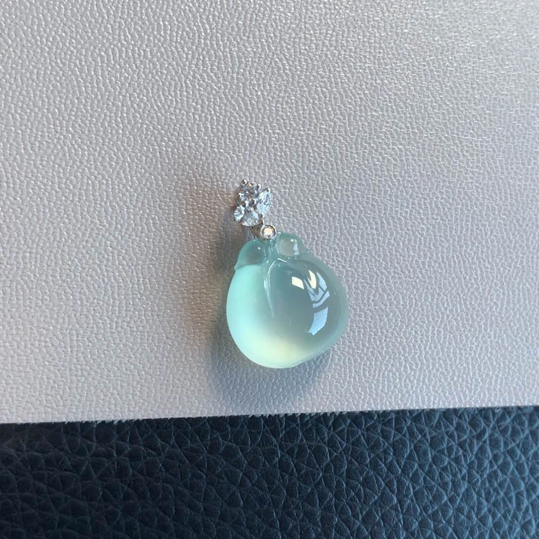 翡翠颈饰18K金镶嵌天然翡翠