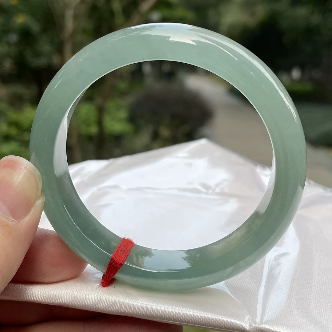 天然翡翠冰湖水绿手镯 五十五点八圈口 正圈