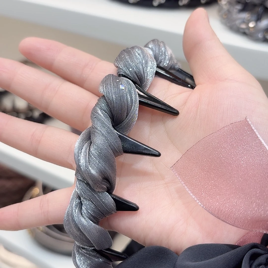 非金属灰色倒插梳