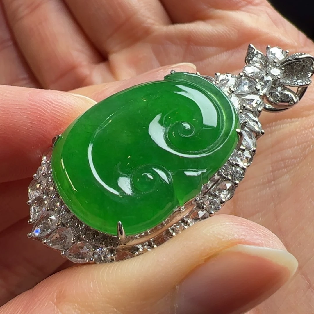 颈饰18K金镶嵌翡翠缅料天然翡翠A货