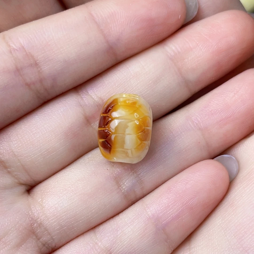 未镶嵌琥珀珠宝奇石浩*