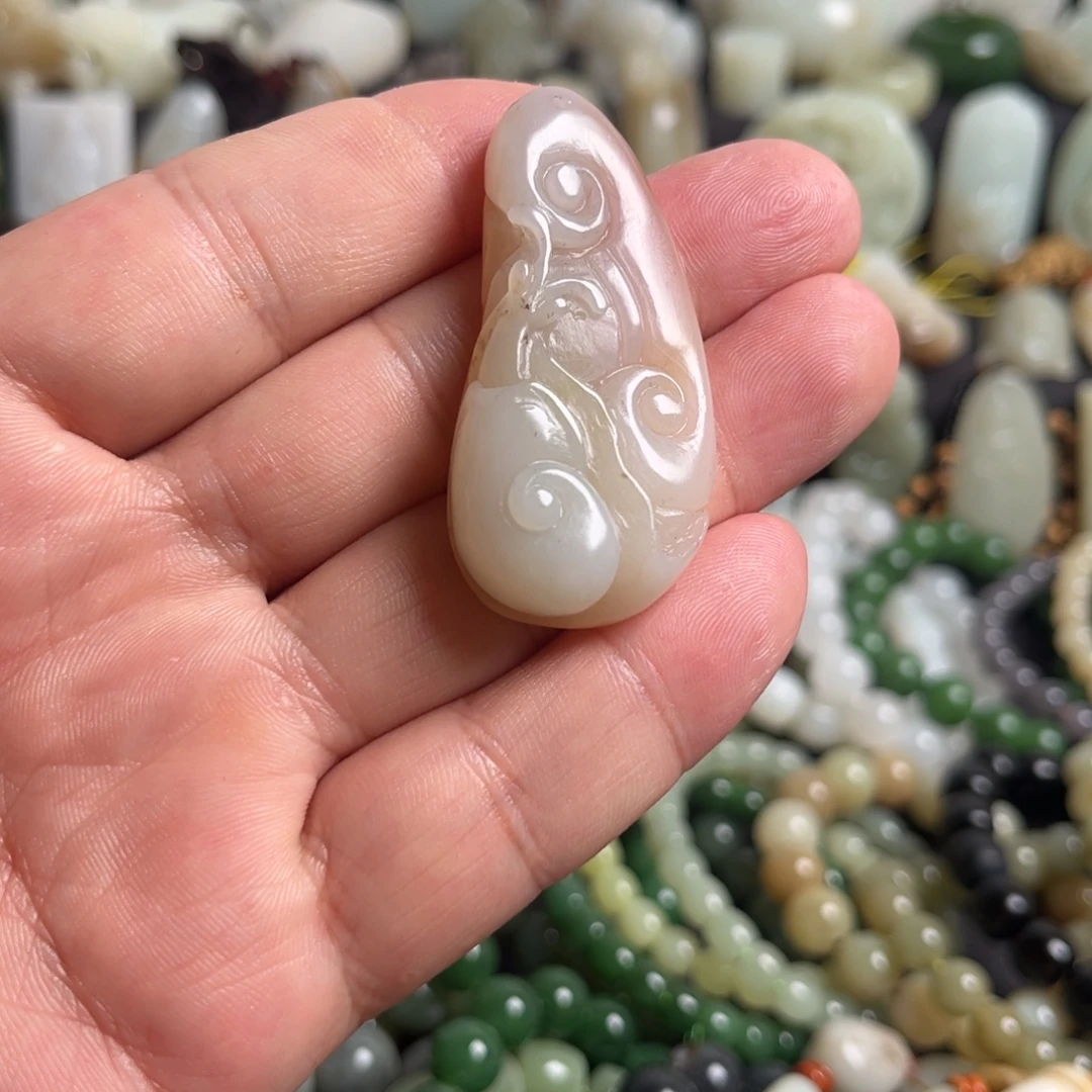 吊坠(不含链)未镶嵌和田玉（子料）