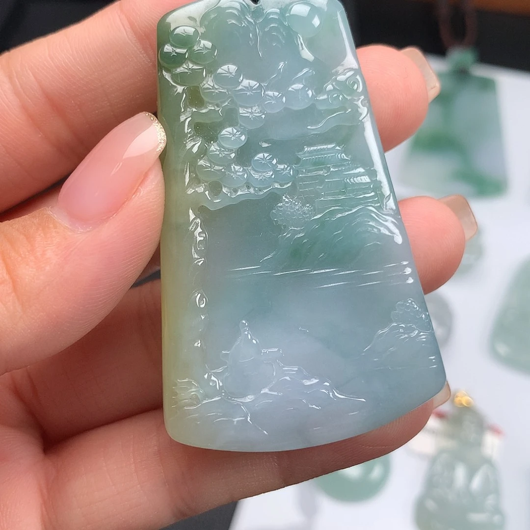 颈饰未镶嵌翡翠山水牌