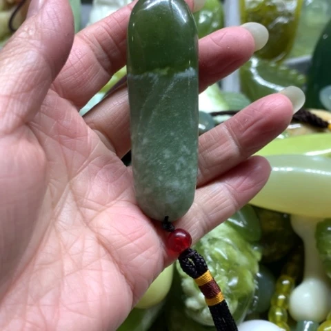 晴***里蛇纹石玉未镶嵌手把件