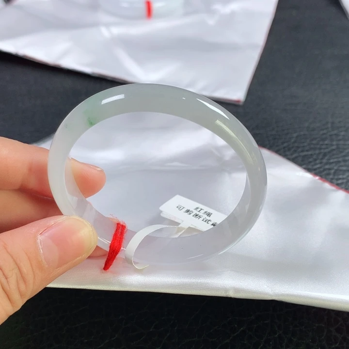 金***猪翡翠未镶嵌手镯（贵妃镯）53圈