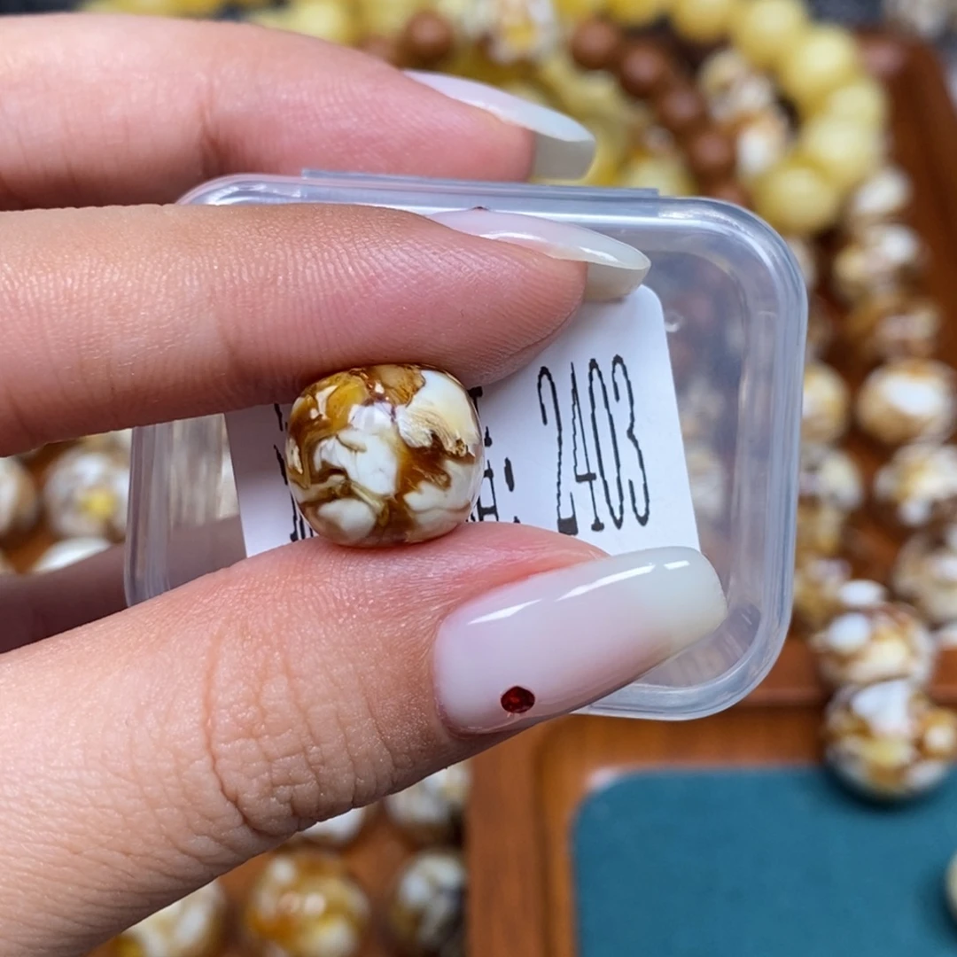 沁色蜜蜡未镶嵌2403