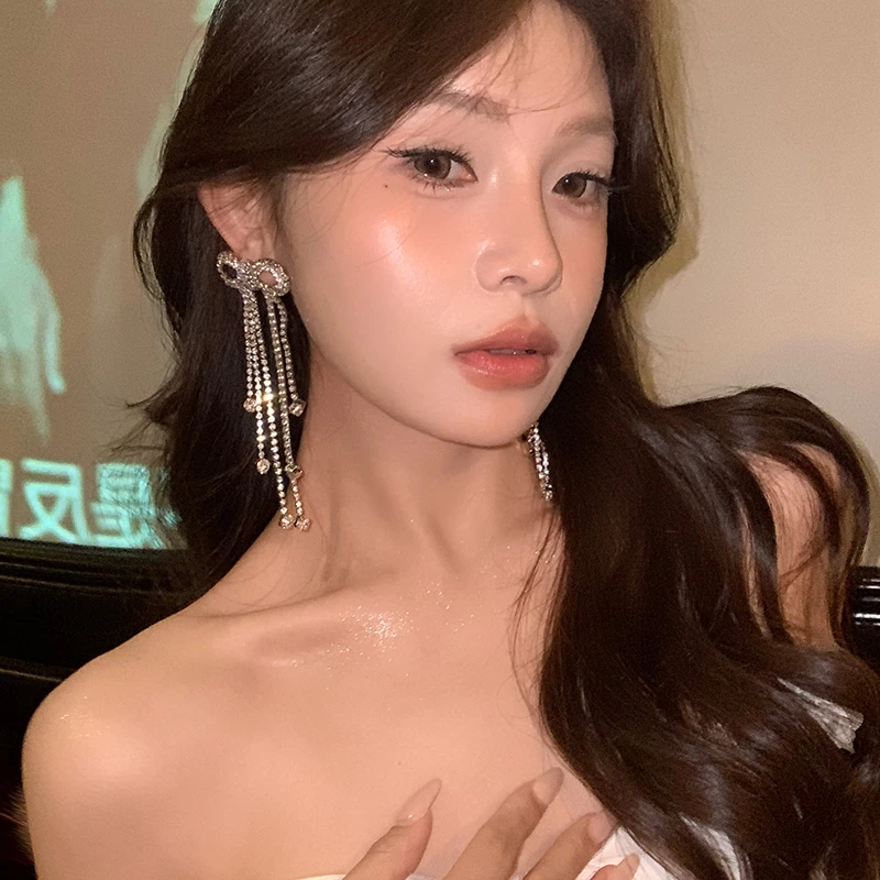 铜合金耳饰 满钻锆石蝴蝶结流苏耳环2025年高级感长款耳钉气质