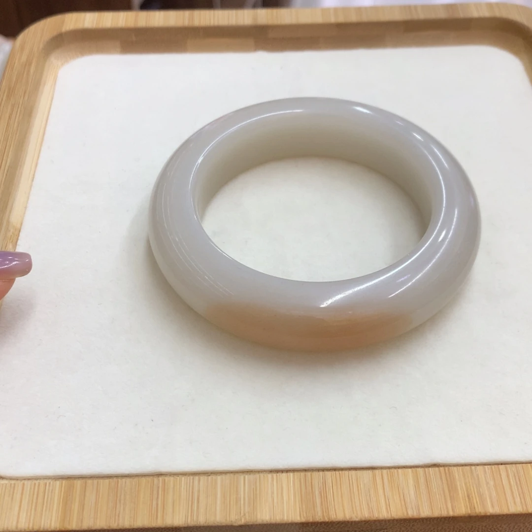 石英质玉未镶嵌手镯