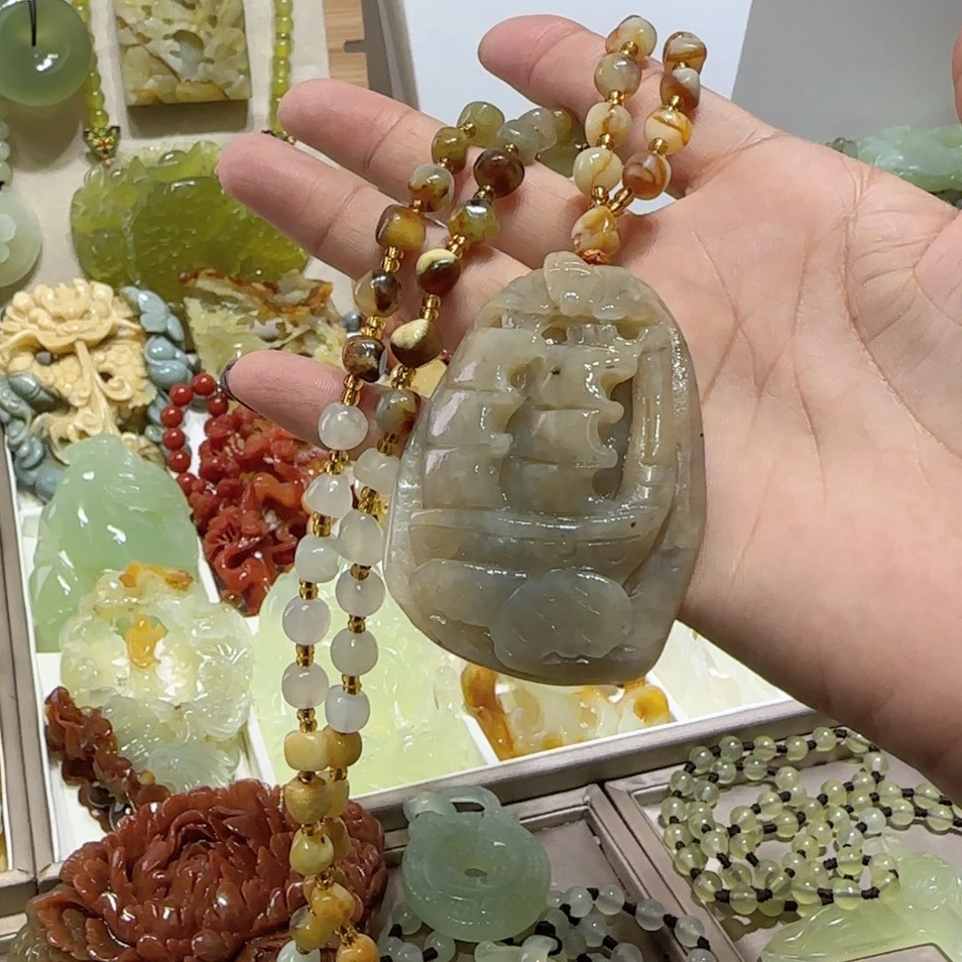 未镶嵌蛇纹石玉吊坠