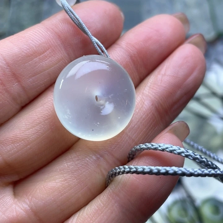 蛇纹石玉挂件未镶嵌旺***芽