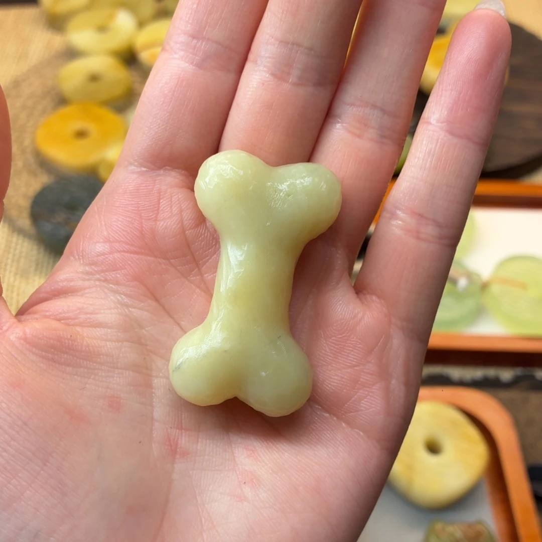 卡***儿蛇纹石玉未镶嵌颈饰