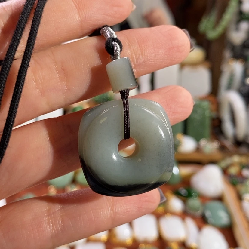 【闪购商品】颈饰未镶嵌和田玉