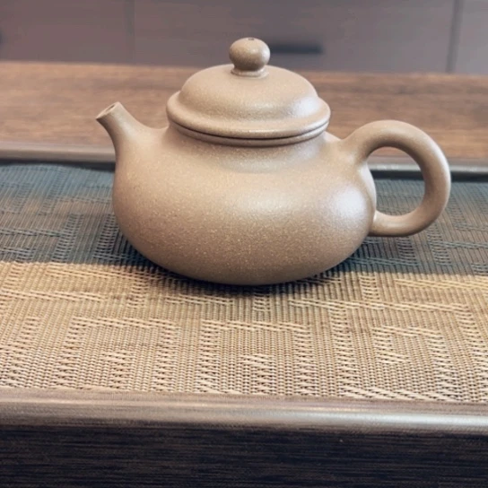 紫砂茶壶黄龙山原矿青段半手工（150 cc）