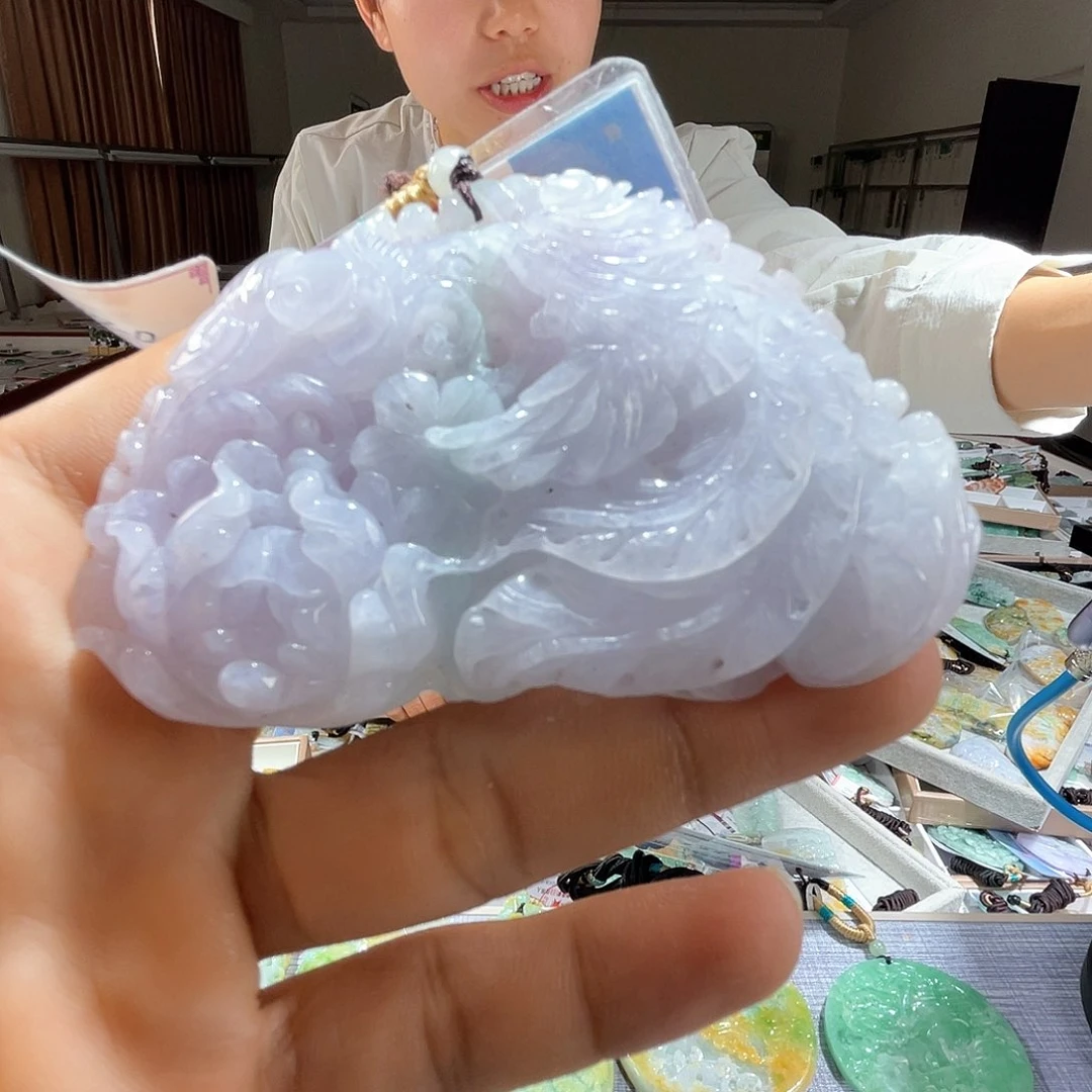 翡翠未镶嵌颈饰一