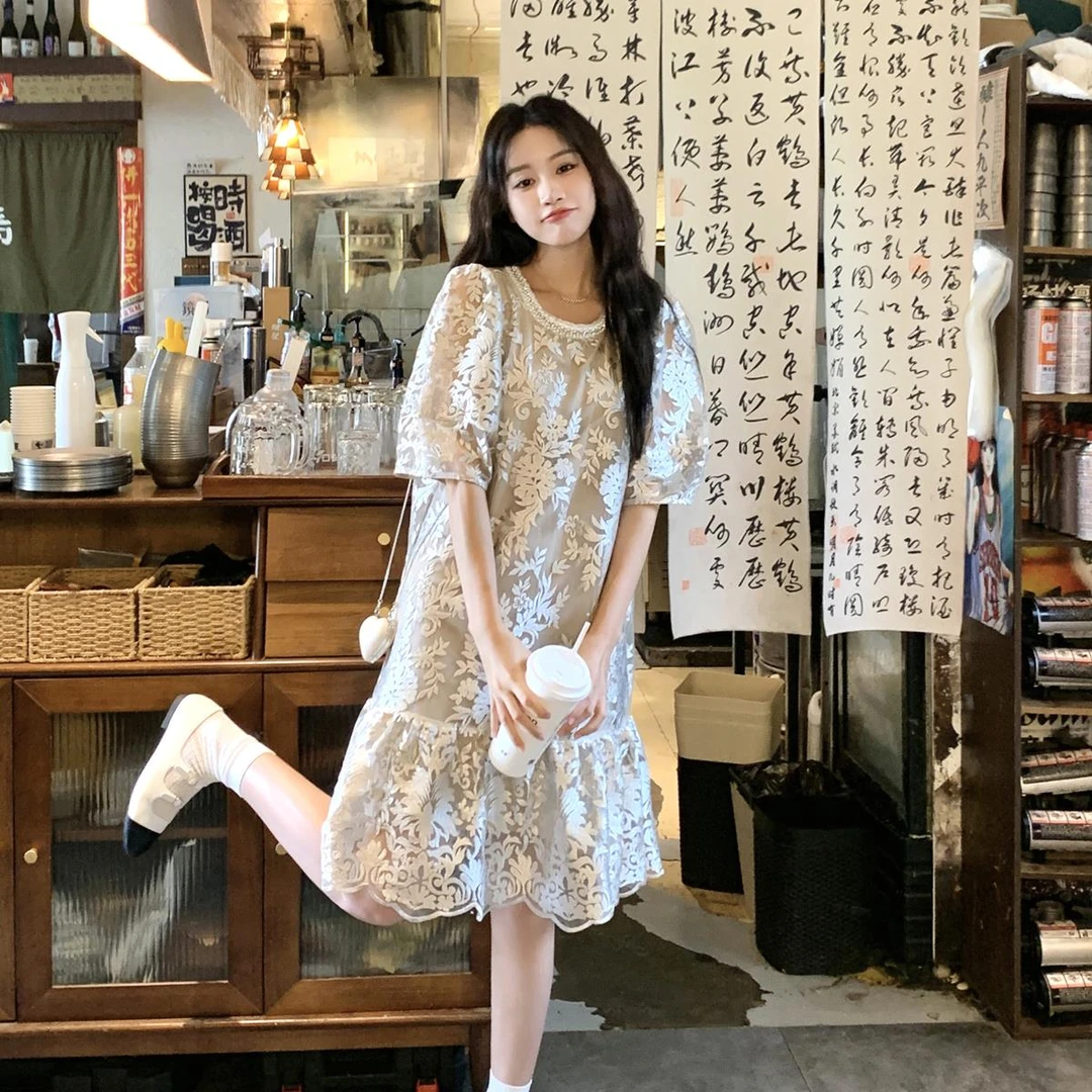 米白色重工刺绣连衣裙夏季女2025新款设计感宽松拼接中长款T恤裙