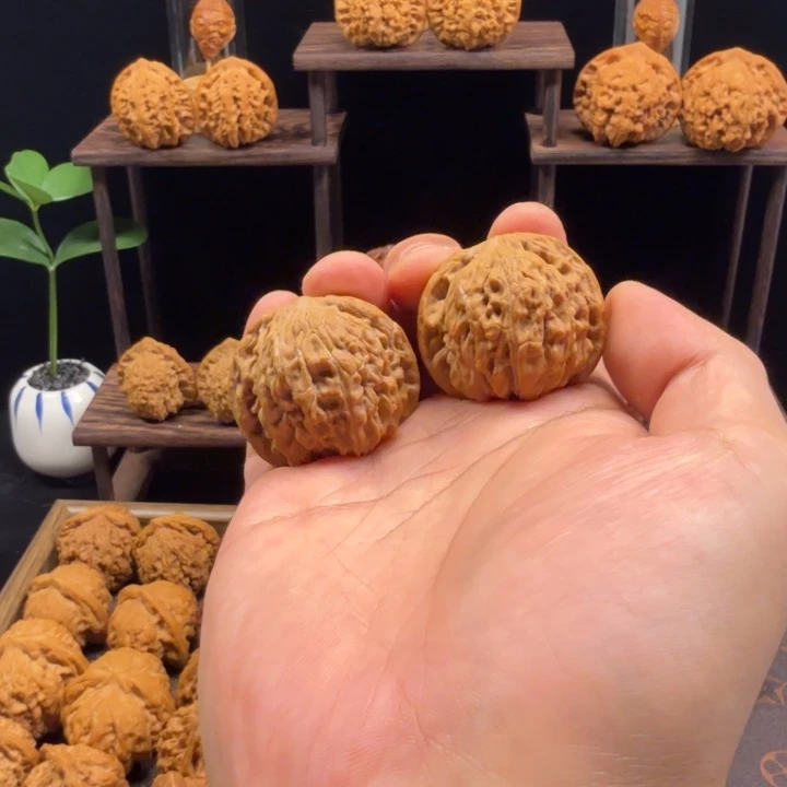 文玩核桃把件磨盘