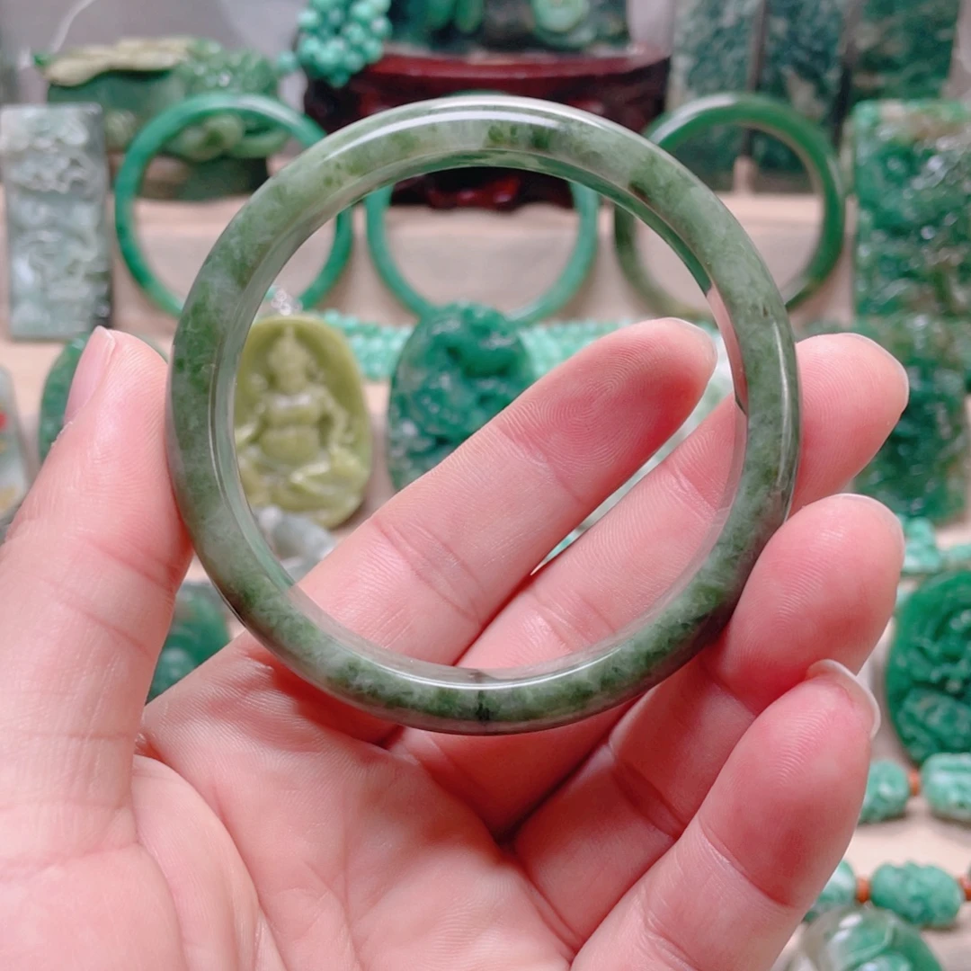 独山玉未镶嵌手镯