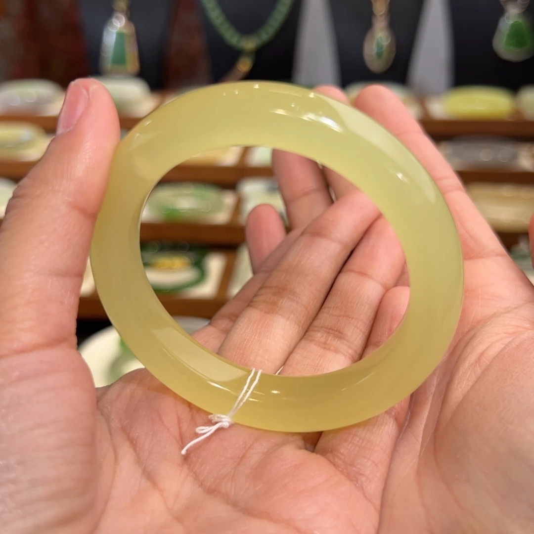 和田玉手镯未镶嵌我***?新疆若羌高冰黄口55