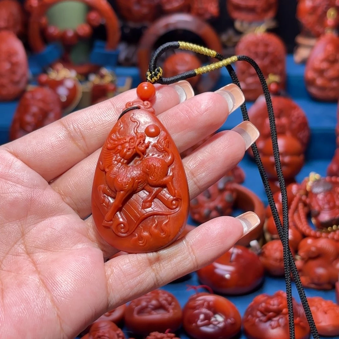 未镶嵌雕刻南红玛瑙御**哥