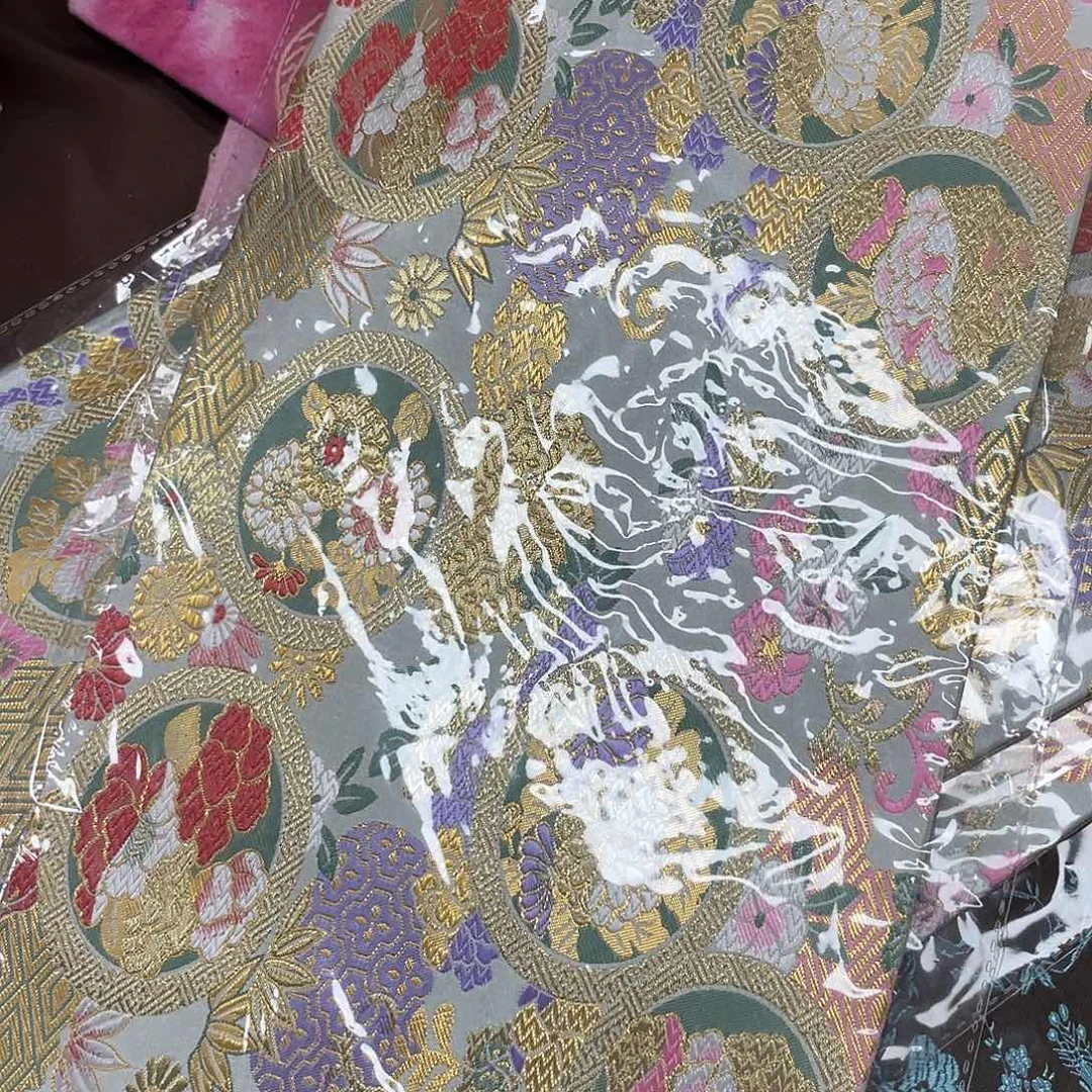 搪瓷杯子里还有好多东西