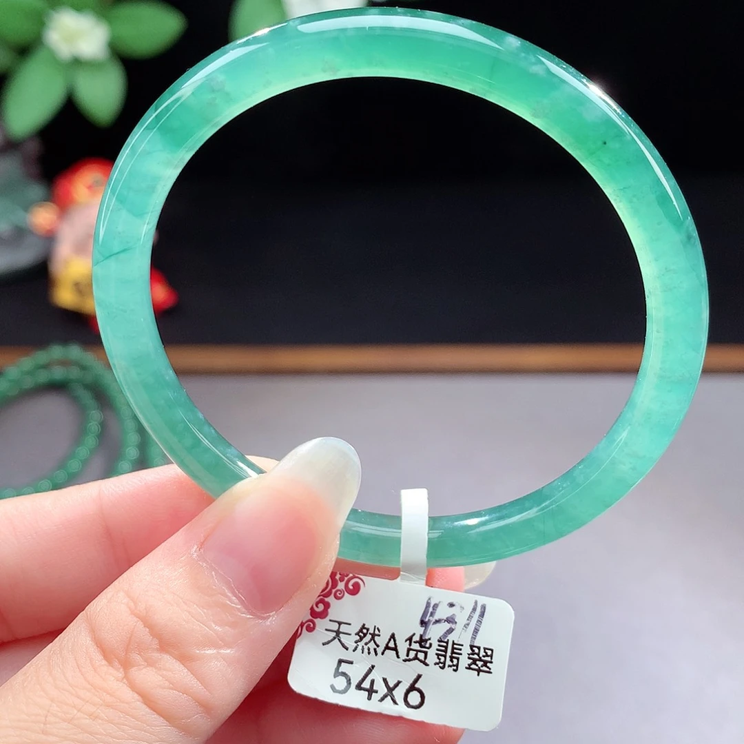 未镶嵌手镯（圆镯）翡翠