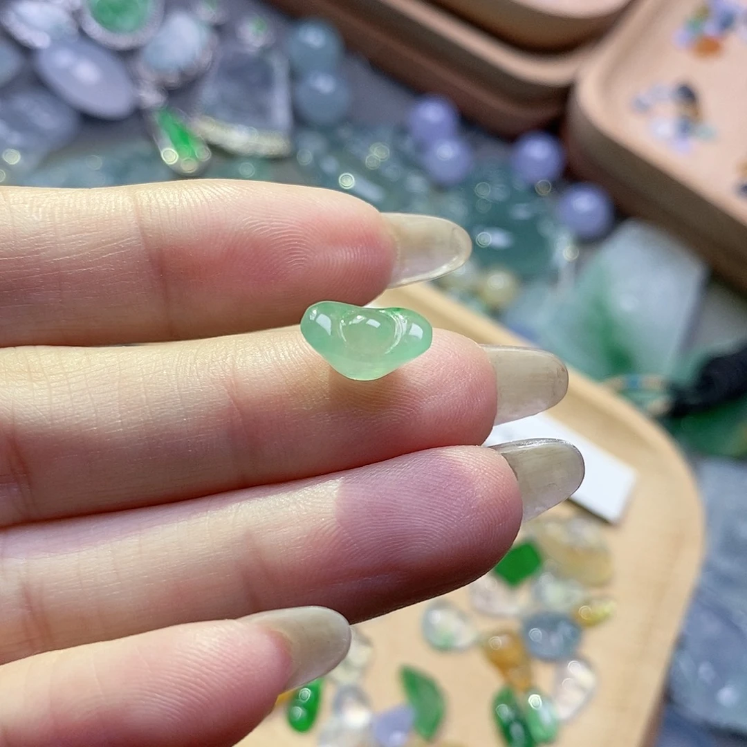 翡翠颈饰未镶嵌褚*囝翡翠