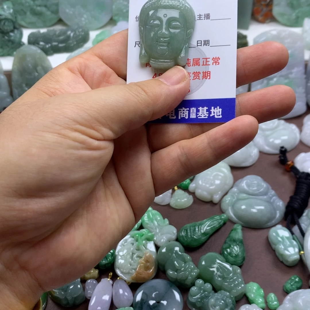 翡翠未镶嵌颈饰缅甸A货翡翠